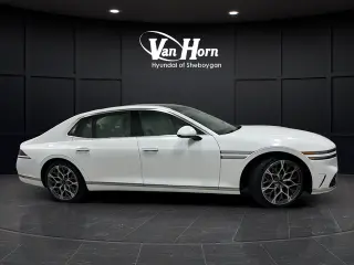 2025 Genesis G90