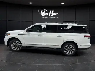 2023 Lincoln Navigator L