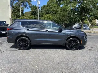 Mitsubishi Outlander 2024 SE 4dr SUV