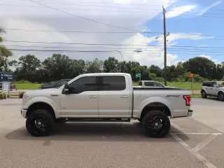 Ford F-150 2015 4x4 XLT 4dr SuperCrew 5.5 ft. SB