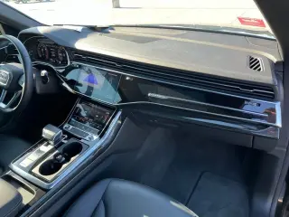 2025 Audi Q8