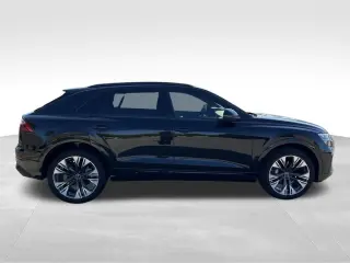 2025 Audi Q8