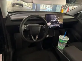 Tesla Model Y 2026 Largo Alcance 4dr Crossover