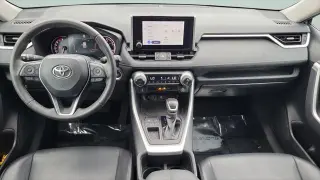 Toyota RAV4 2023 XLE Premium 4dr SUV