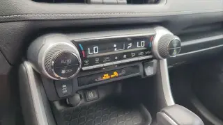 Toyota RAV4 2023 XLE Premium 4dr SUV