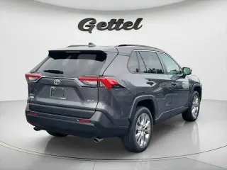Toyota RAV4 2023 XLE Premium 4dr SUV