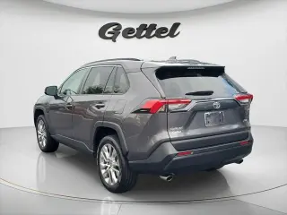 Toyota RAV4 2023 XLE Premium 4dr SUV