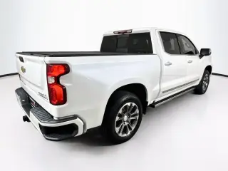 Chevrolet Silverado 1500 2023 4x4 High Country 4dr Crew Cab 5.8 ft. SB