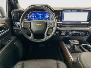 Chevrolet Silverado 1500 2023 4x4 High Country 4dr Crew Cab 5.8 ft. SB