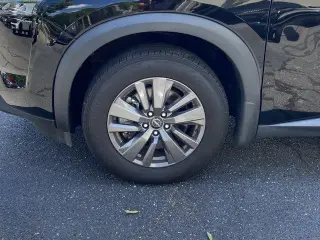 Nissan Pathfinder 2024 AWD SV 4puertas SUV