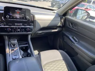Nissan Pathfinder 2024 AWD SV 4puertas SUV