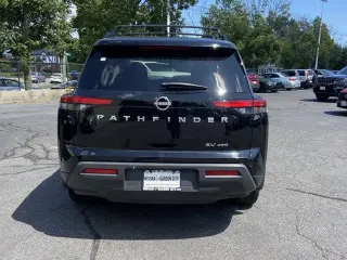 Nissan Pathfinder 2024 AWD SV 4puertas SUV