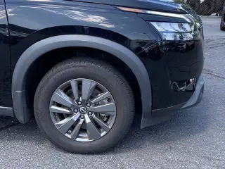 Nissan Pathfinder 2024 AWD SV 4puertas SUV