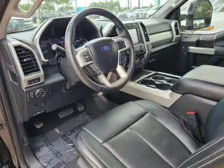 Ford F-250 Super Duty 2020 4x4 Lariat 4dr Crew Cab 6.8 ft. SB Pickup