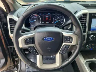 Ford F-250 Super Duty 2020 4x4 Lariat 4dr Crew Cab 6.8 ft. SB Pickup