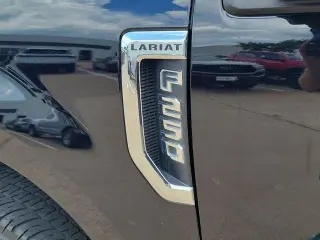 Ford F-250 Super Duty 2020 4x4 Lariat 4dr Crew Cab 6.8 ft. SB Pickup