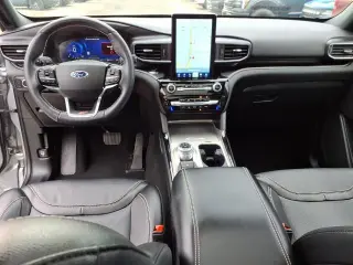 Ford Explorer 2023 AWD ST 4dr SUV