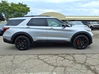 Ford Explorer 2023 AWD ST 4dr SUV