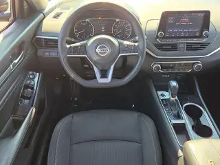 Nissan Altima 2021 2.5 SV 4dr Sedán
