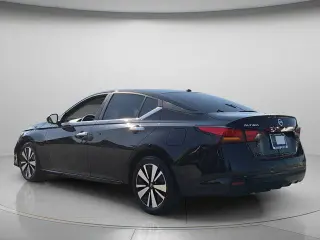 Nissan Altima 2021 2.5 SV 4dr Sedán