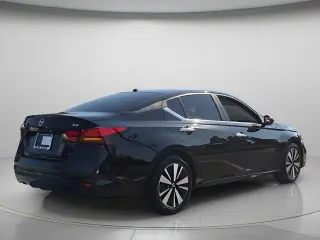 Nissan Altima 2021 2.5 SV 4dr Sedán
