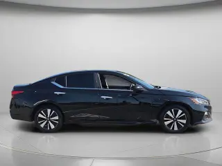 Nissan Altima 2021 2.5 SV 4dr Sedán