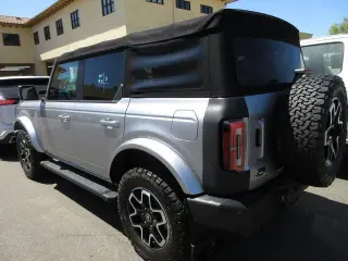 Ford Bronco 2021 4x4 Outer Banks 4dr SUV