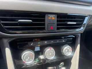 Volkswagen Taos 2023 SE 4dr SUV