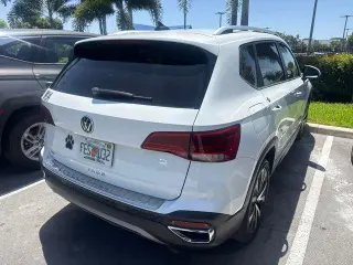 Volkswagen Taos 2023 SE 4dr SUV