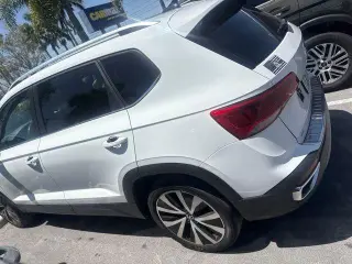 Volkswagen Taos 2023 SE 4dr SUV