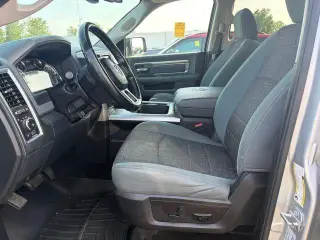 Ram 1500 2016 4x4 SLT Cabina Crew 4 puertas Pickup 5.5 pies