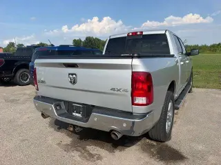 Ram 1500 2016 4x4 SLT Cabina Crew 4 puertas Pickup 5.5 pies