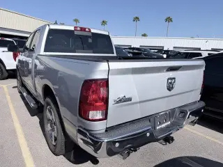 Ram 1500 Clásico 2019 4x2 SLT 4dr Cabina Quad 6.3 ft. Pickup
