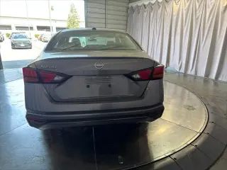 Nissan Altima 2026 2.5 SV 4dr Sedán