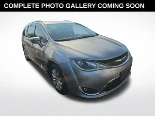 Chrysler Pacifica 2019 Touring L 4dr Mini-Van