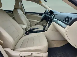 Volkswagen Passat 2015 1.8T Limited Edition 4dr Sedán PZEV