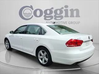 Volkswagen Passat 2015 1.8T Limited Edition 4dr Sedán PZEV