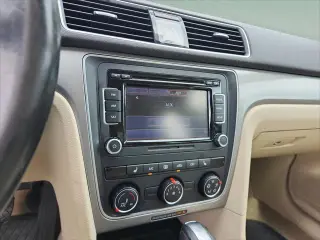 Volkswagen Passat 2015 1.8T Limited Edition 4dr Sedán PZEV