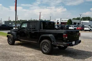 Jeep Gladiator 2025 4x4 Deportivo 4dr Cabina de Crew 5.0 ft. SB