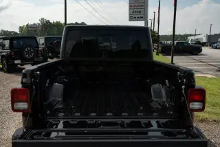 Jeep Gladiator 2025 4x4 Deportivo 4dr Cabina de Crew 5.0 ft. SB
