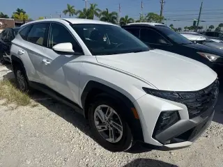 Hyundai TUCSON 2025 SE 4 SUV