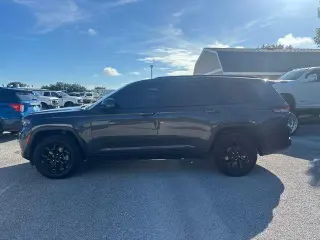 Jeep Grand Cherokee L 2024 4x4 Laredo 4dr SUV