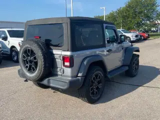 Jeep Wrangler 2018 4x4 Sport 2dr SUV (lanzamiento a mitad de año)
