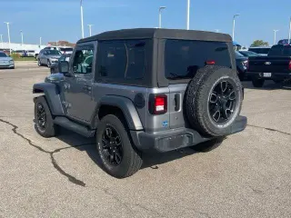 Jeep Wrangler 2018 4x4 Sport 2dr SUV (lanzamiento a mitad de año)