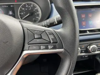 Nissan Versa 2025 SV 4dr Sedán