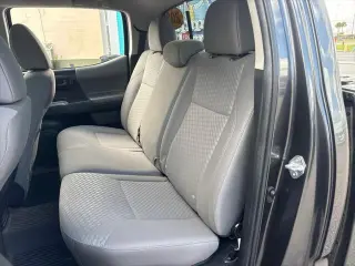 Toyota Tacoma 2022 4x2 SR5 V6 4dr Double Cab 5.0 ft SB