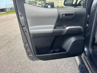 Toyota Tacoma 2022 4x2 SR5 V6 4dr Double Cab 5.0 ft SB