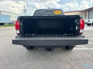 Toyota Tacoma 2022 4x2 SR5 V6 4dr Double Cab 5.0 ft SB