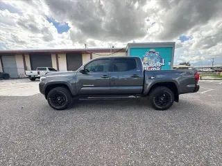 Toyota Tacoma 2022 4x2 SR5 V6 4dr Double Cab 5.0 ft SB