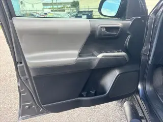 Toyota Tacoma 2022 4x2 SR5 V6 4dr Double Cab 5.0 ft SB